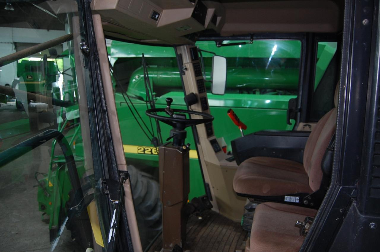 John Deere 2066 - Moissonneuse-batteuse: photos 5 John Deere 2066 - Moissonneuse-batteuse: photos 5