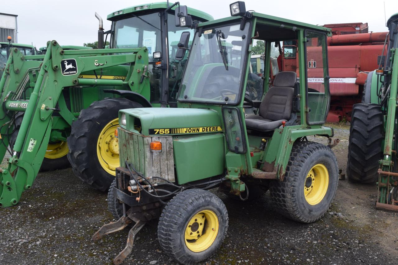 John Deere 755 - Tracteur agricole: photos 1 John Deere 755 - Tracteur agricole: photos 1
