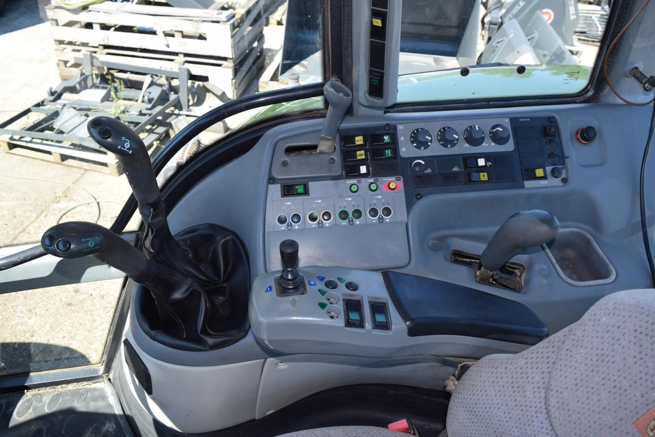 Tracteur agricole Valtra T120: photos 9 Tracteur agricole Valtra T120: photos 9