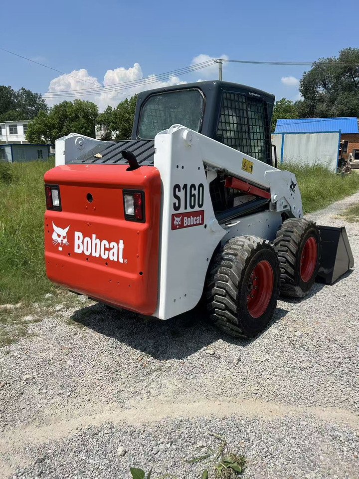 BOBCAT S160 - Mini chargeuse: photos 2 BOBCAT S160 - Mini chargeuse: photos 2