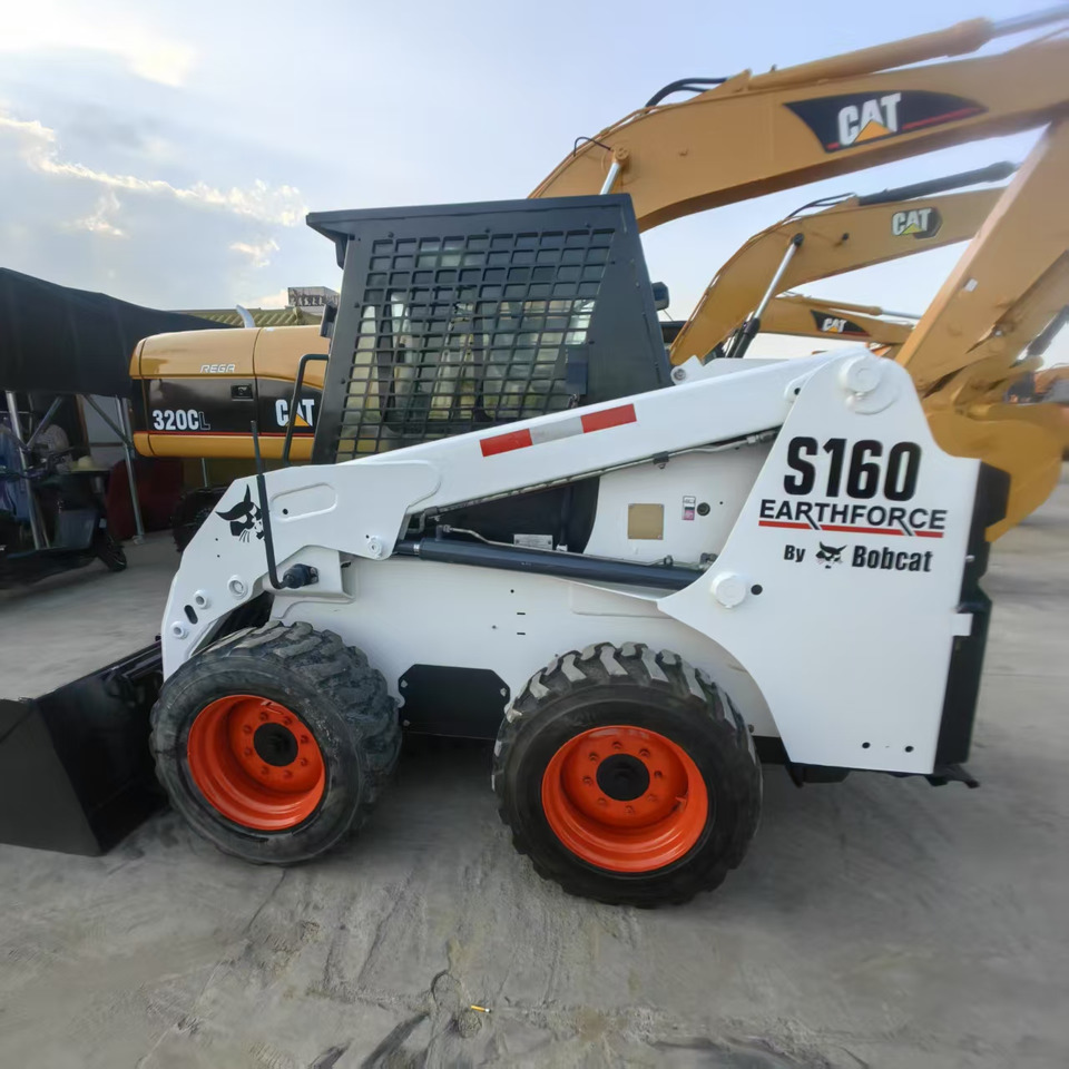 Bobcat S160 - Mini chargeuse: photos 1 Bobcat S160 - Mini chargeuse: photos 1