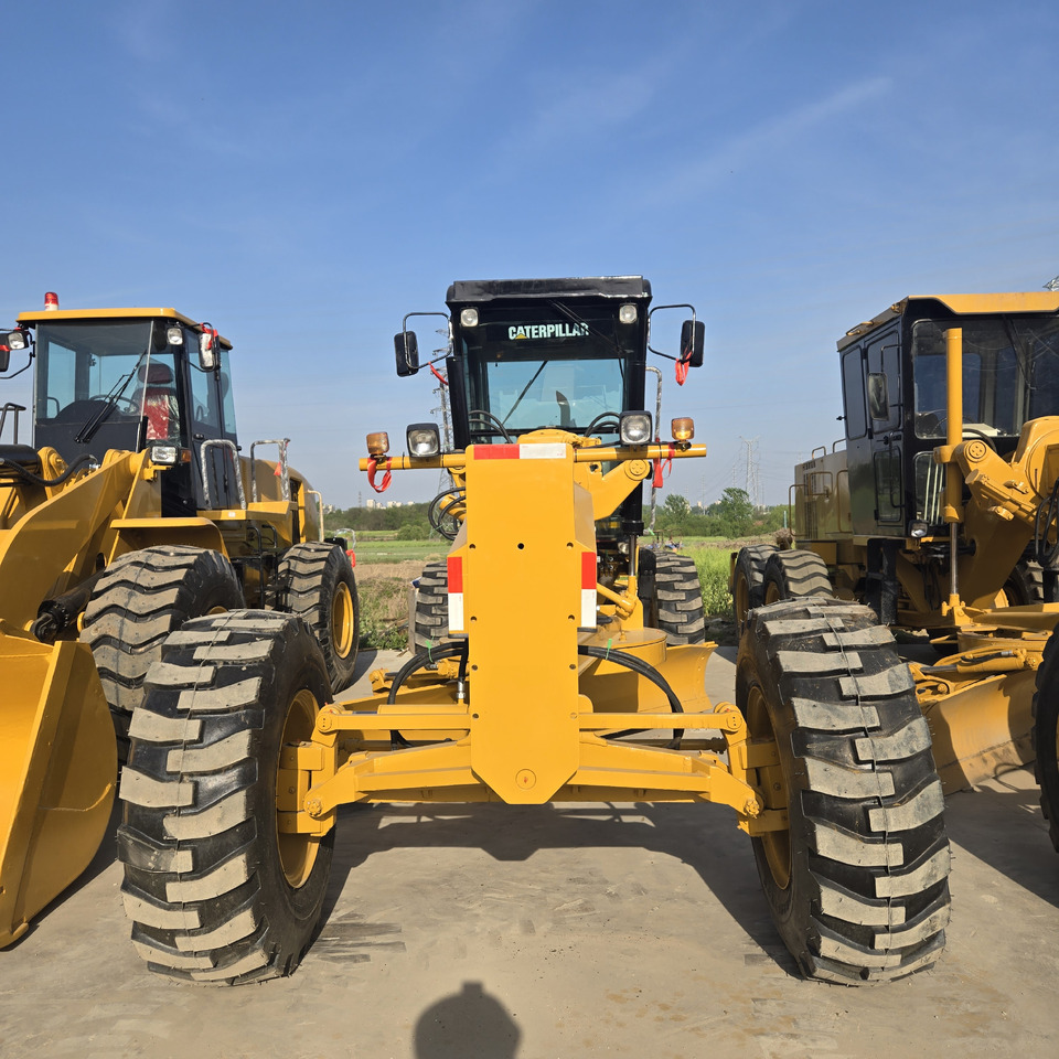 CATERPILLAR 140K - Niveleuse: photos 2 CATERPILLAR 140K - Niveleuse: photos 2