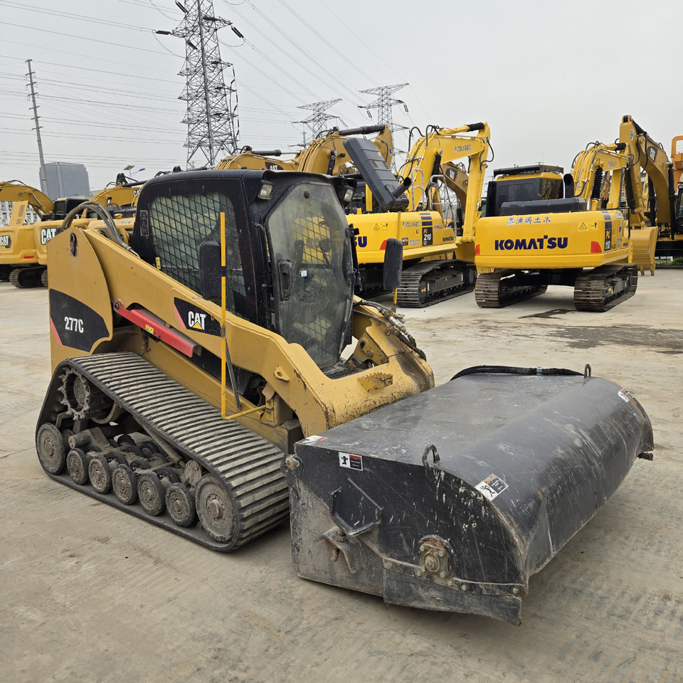 CATERPILLAR 277C - Mini chargeuse: photos 2 CATERPILLAR 277C - Mini chargeuse: photos 2
