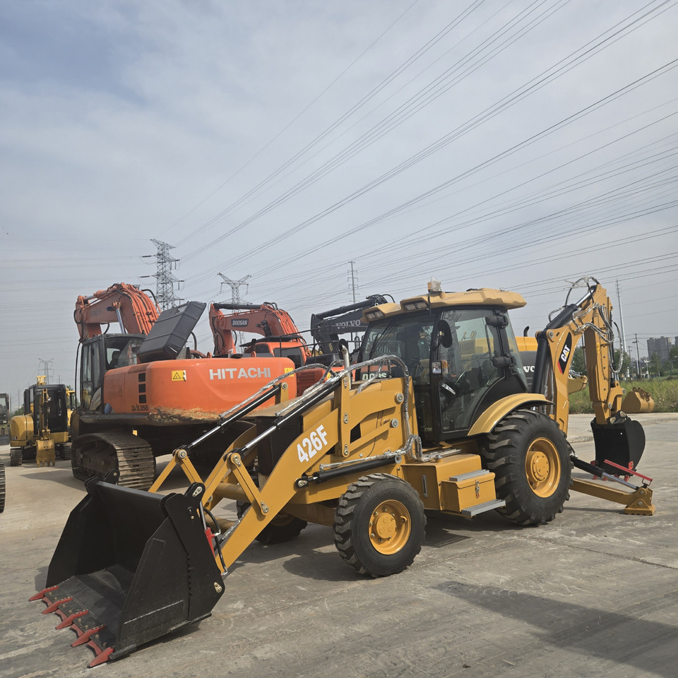 CATERPILLAR 426F - Tractopelle: photos 2 CATERPILLAR 426F - Tractopelle: photos 2
