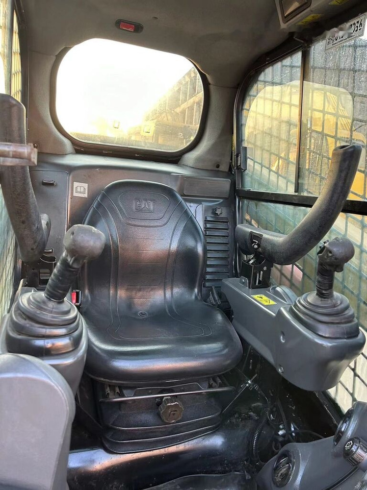 Caterpillar 246D - Mini chargeuse: photos 3 Caterpillar 246D - Mini chargeuse: photos 3
