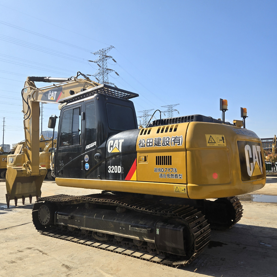 Caterpillar 320D - Pelle sur chenille: photos 1 Caterpillar 320D - Pelle sur chenille: photos 1