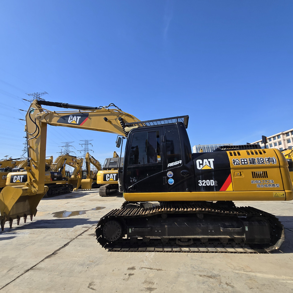 Caterpillar 320D - Pelle sur chenille: photos 2 Caterpillar 320D - Pelle sur chenille: photos 2