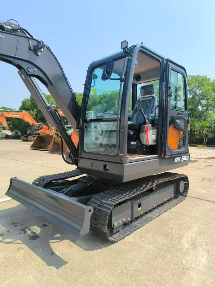 DOOSAN DX60D - Mini pelle: photos 2 DOOSAN DX60D - Mini pelle: photos 2