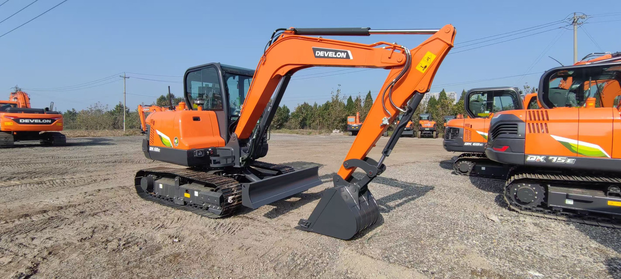 DOOSAN DX60E - Mini pelle: photos 1 DOOSAN DX60E - Mini pelle: photos 1