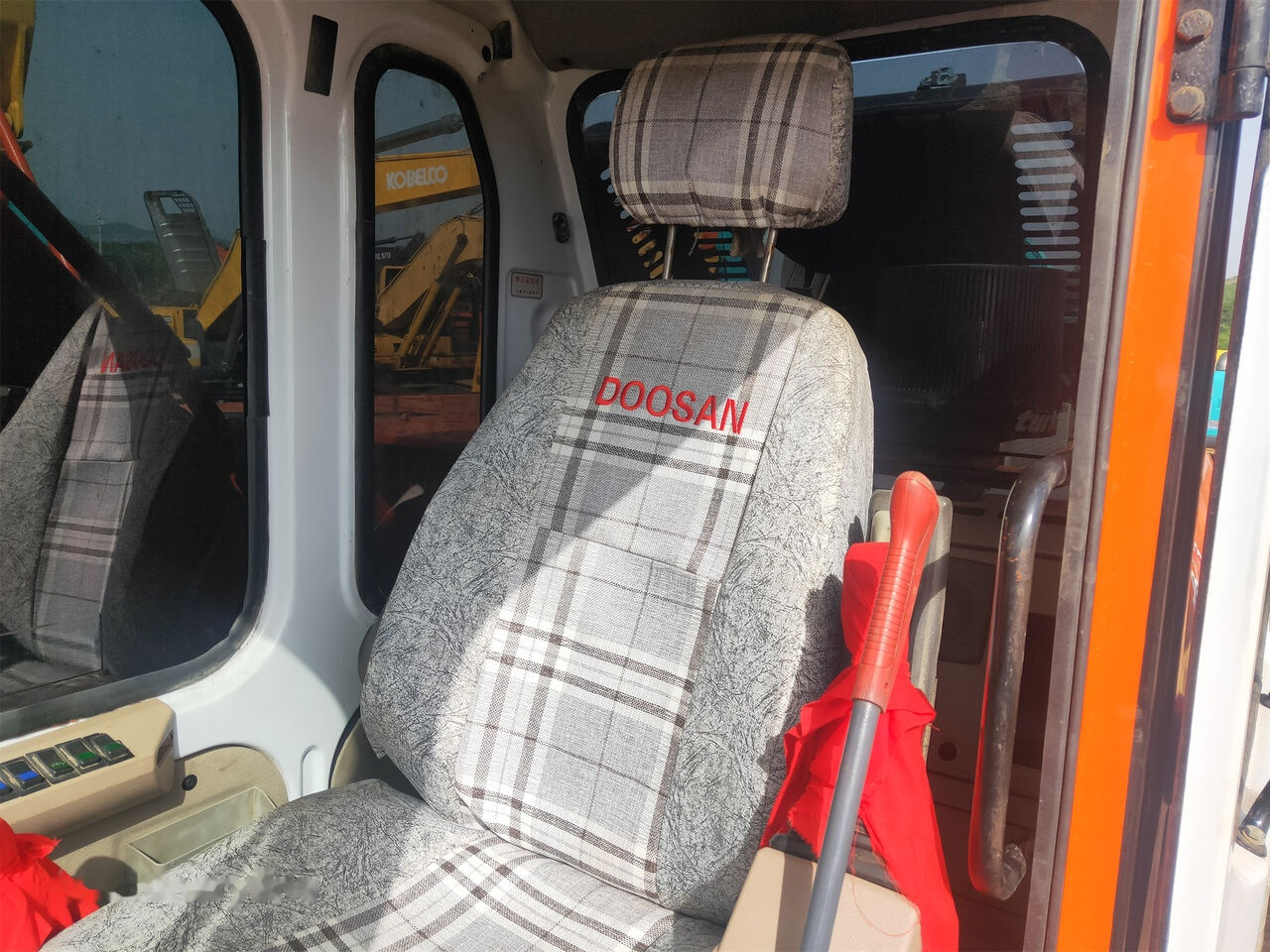 Doosan DH225LC-7 - Pelle sur chenille: photos 2 Doosan DH225LC-7 - Pelle sur chenille: photos 2
