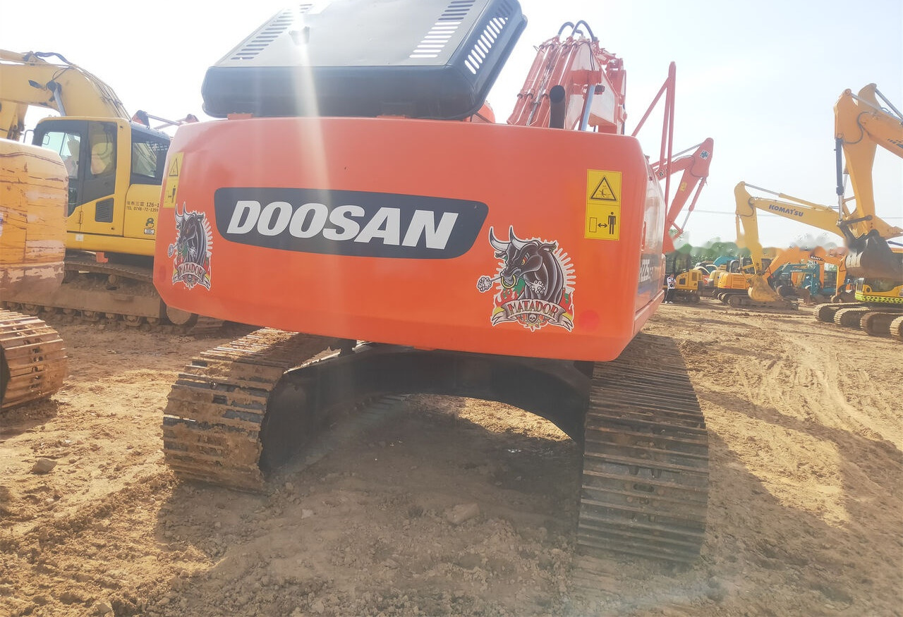 Doosan DH225LC-7 - Pelle sur chenille: photos 1 Doosan DH225LC-7 - Pelle sur chenille: photos 1