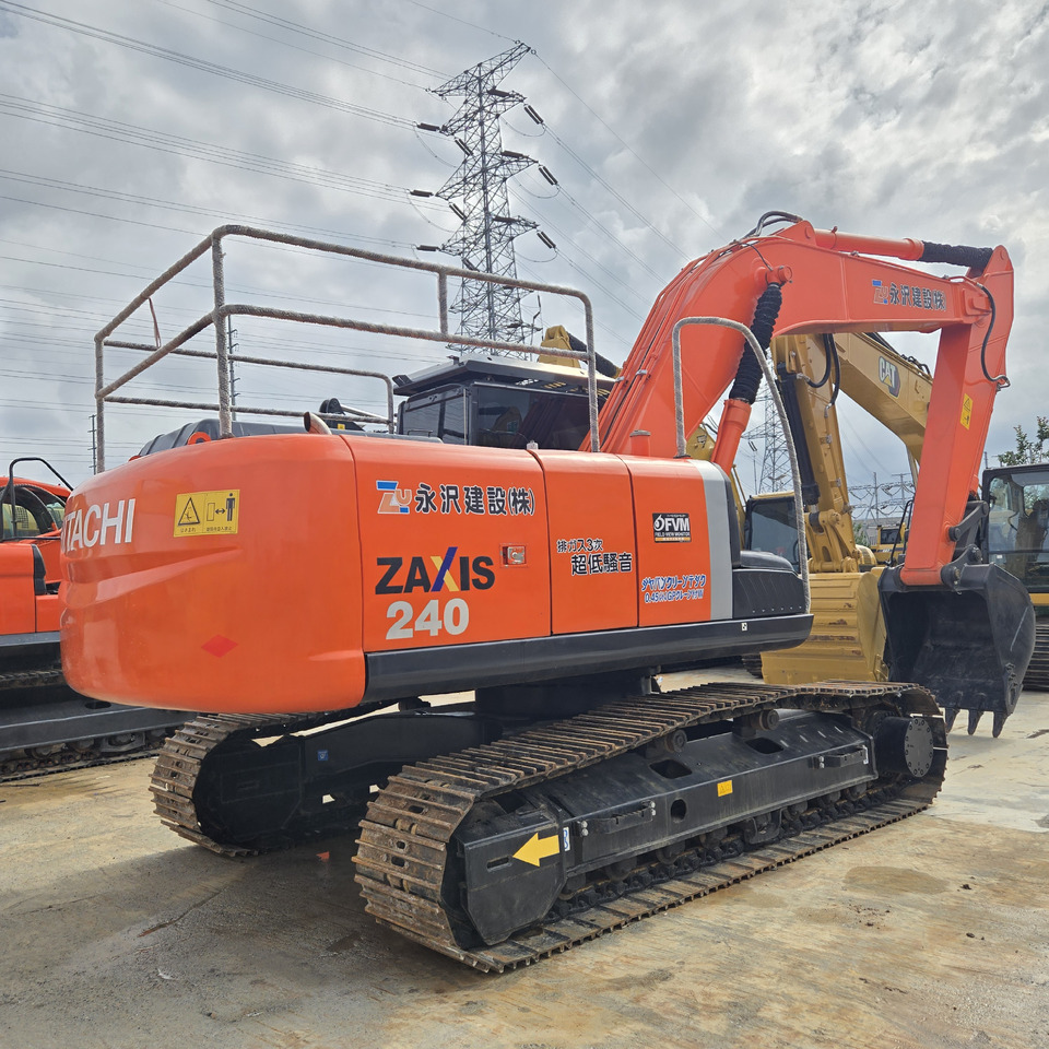 HITACHI ZX240 - Pelle sur chenille: photos 3 HITACHI ZX240 - Pelle sur chenille: photos 3