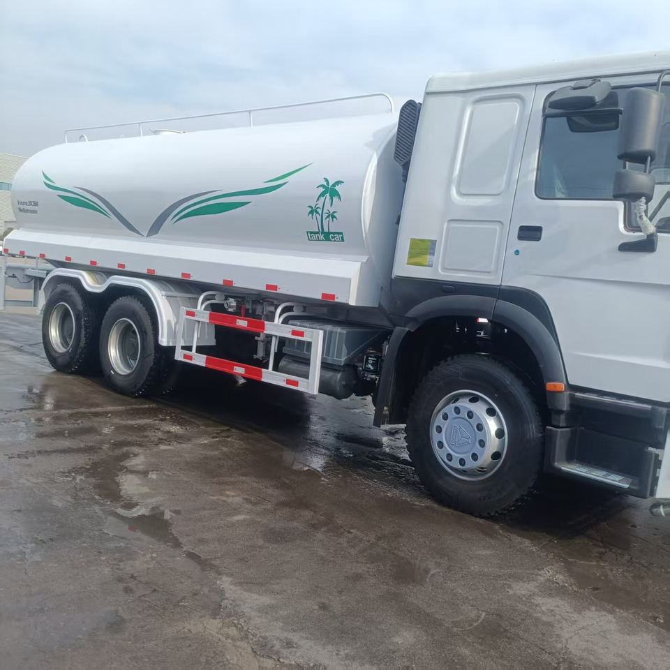 HOWO 20m³ sprinkler truck - Camion citerne: photos 5 HOWO 20m³ sprinkler truck - Camion citerne: photos 5