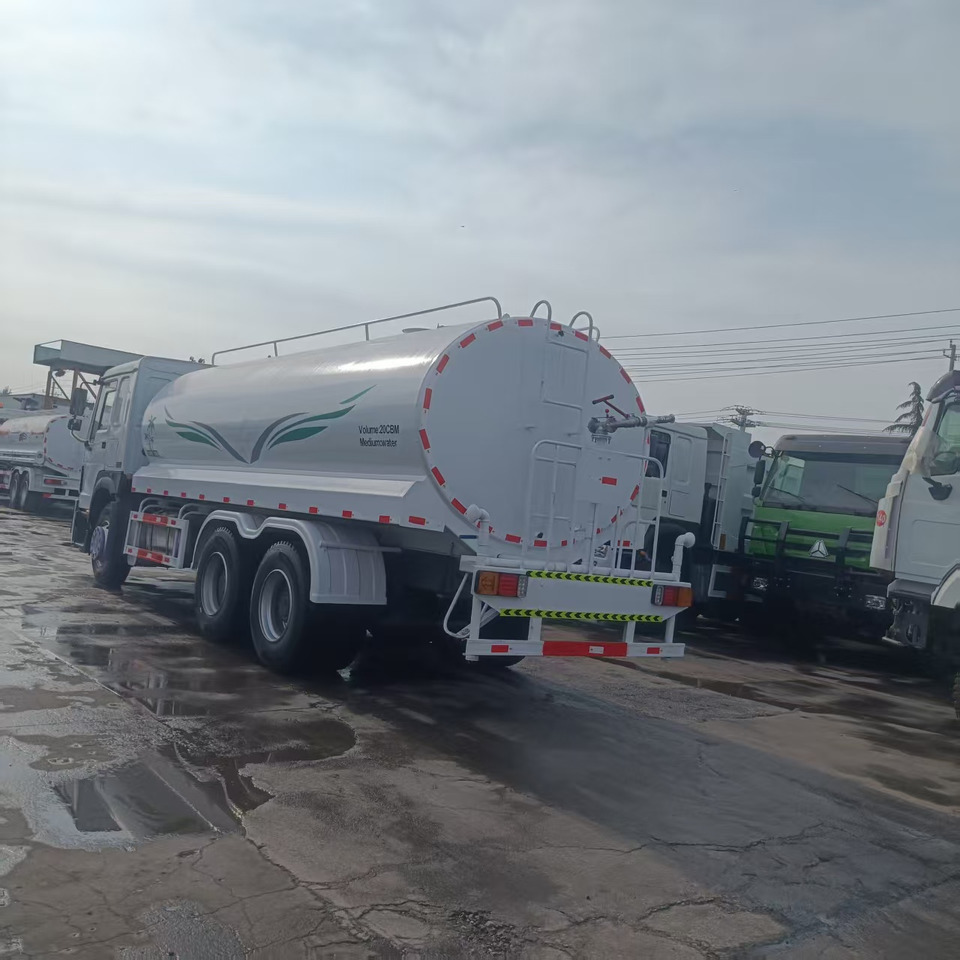 HOWO 20m³ sprinkler truck - Camion citerne: photos 4 HOWO 20m³ sprinkler truck - Camion citerne: photos 4