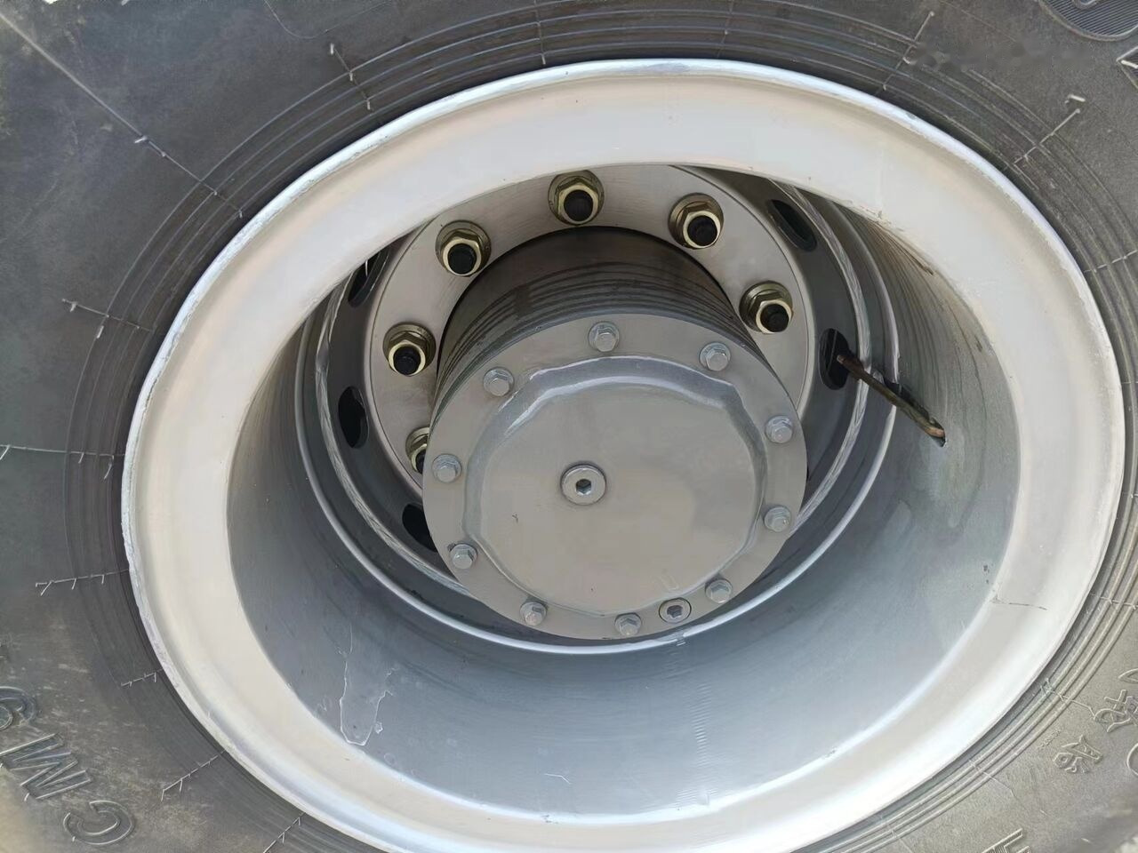 Howo 6*4 Brand New - Camion benne: photos 1 Howo 6*4 Brand New - Camion benne: photos 1