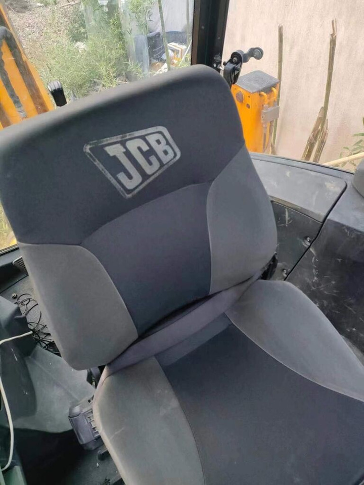 JCB 3CX - Tractopelle: photos 1 JCB 3CX - Tractopelle: photos 1