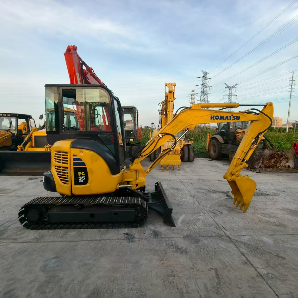 KOMATSU PC35MR - Mini pelle: photos 3 KOMATSU PC35MR - Mini pelle: photos 3