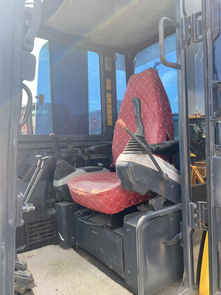 Mini pelle KOMATSU PC56-7: photos 6