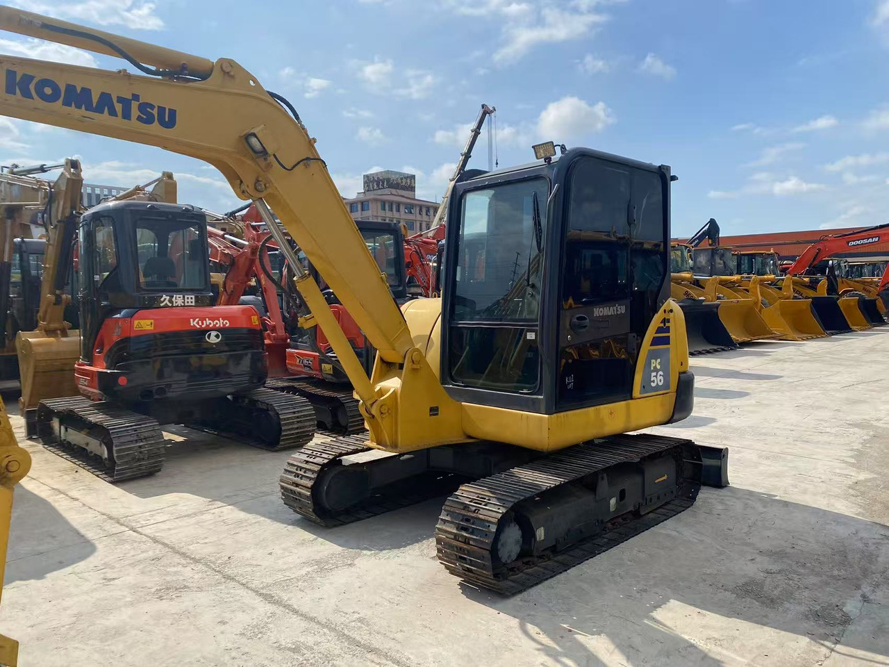 Mini pelle KOMATSU PC56-7: photos 8