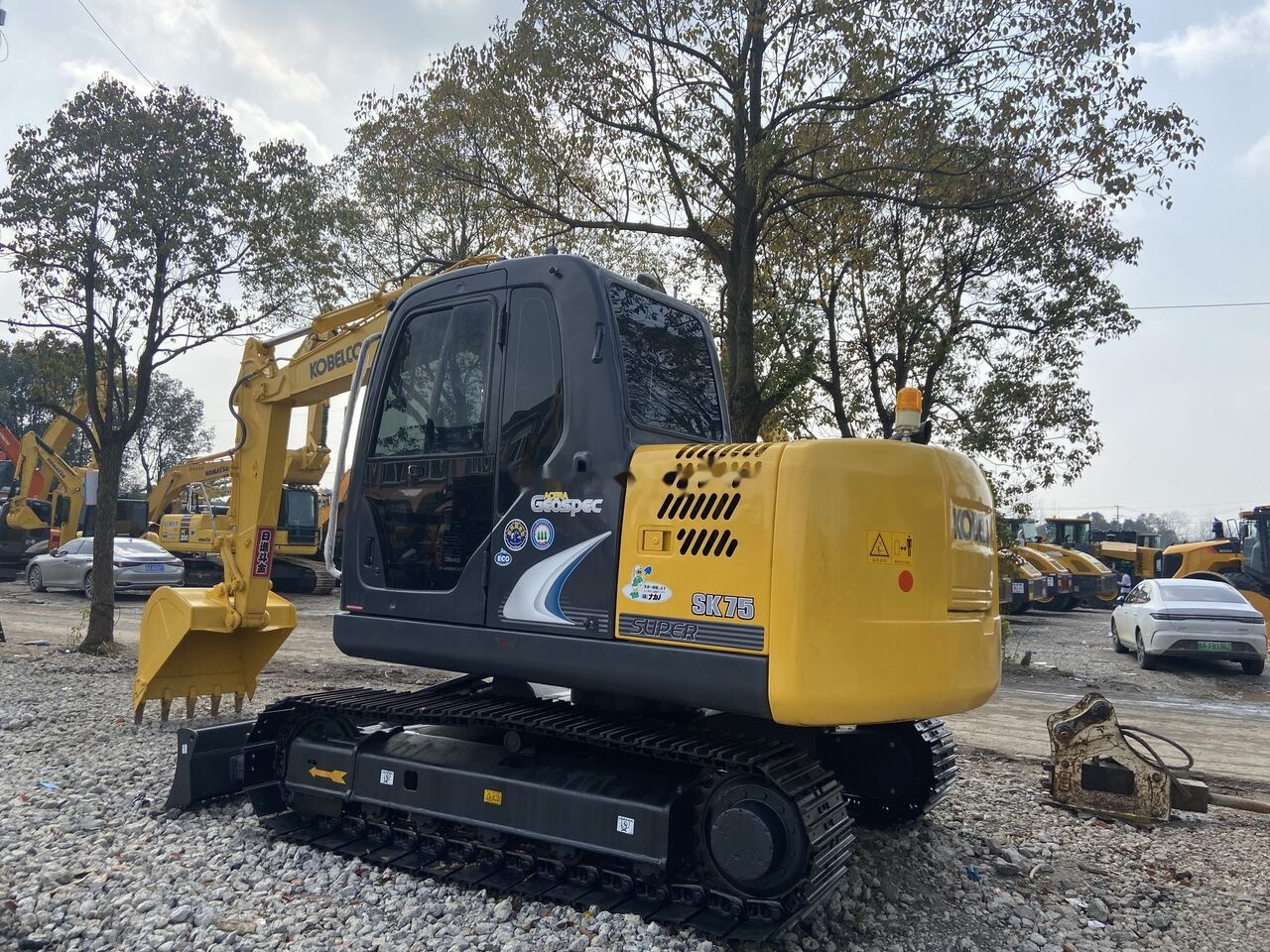 Kobelco SK75-8 - Mini pelle: photos 5 Kobelco SK75-8 - Mini pelle: photos 5