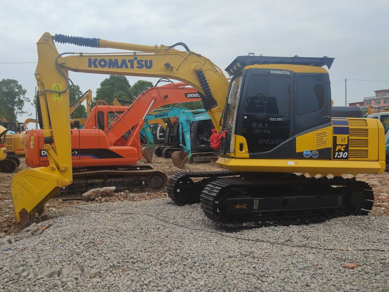 Komatsu PC130 - Pelle sur chenille: photos 1 Komatsu PC130 - Pelle sur chenille: photos 1
