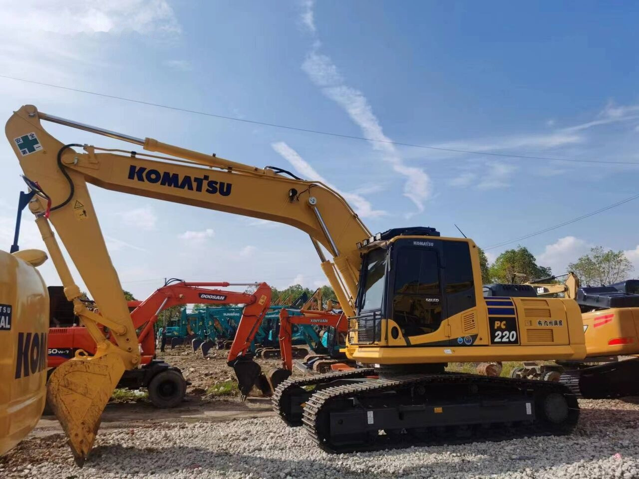 Komatsu PC220-8 MO - Pelle sur chenille: photos 4 Komatsu PC220-8 MO - Pelle sur chenille: photos 4