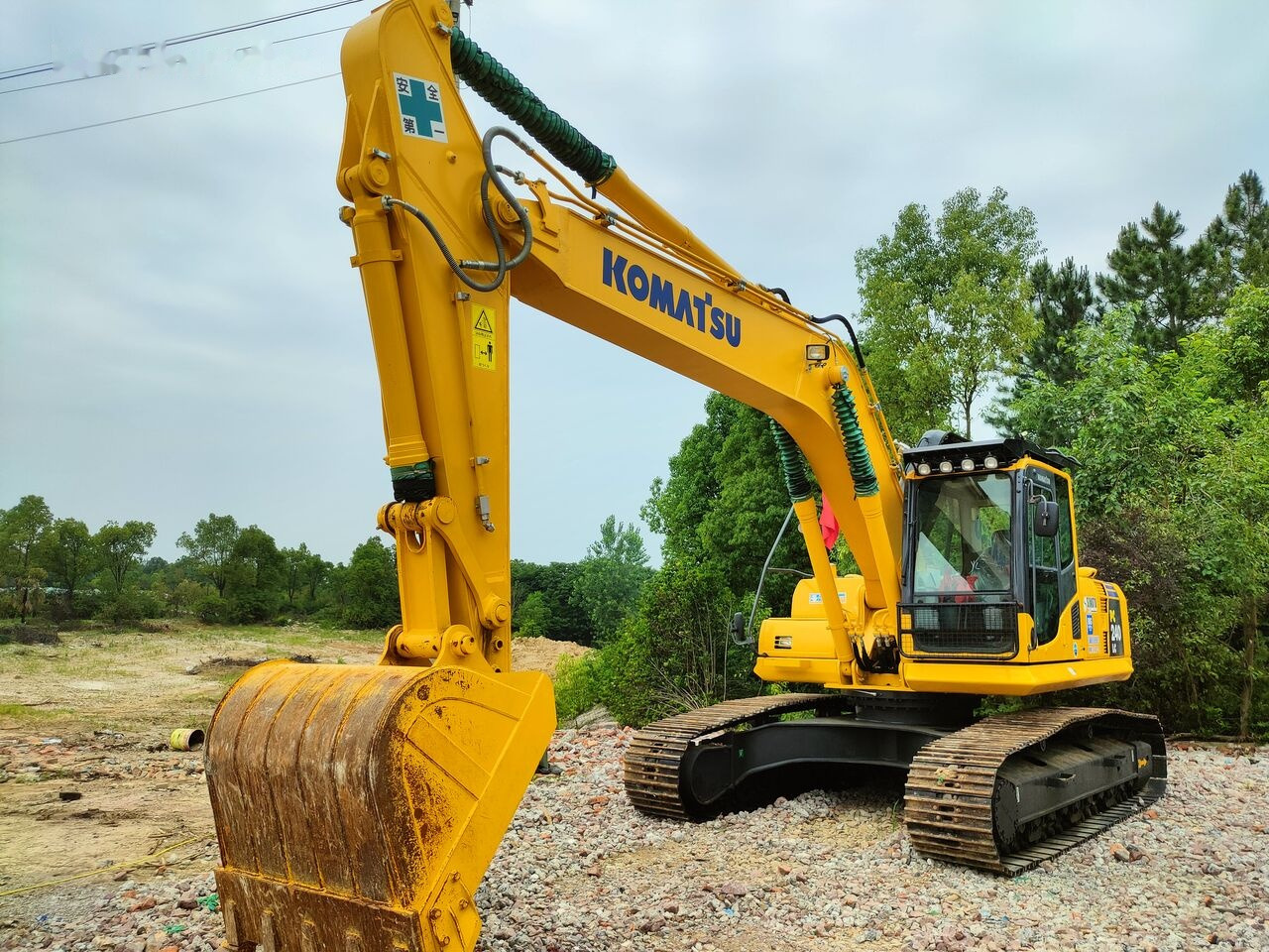 Komatsu PC240LC-8 - Pelle sur chenille: photos 1 Komatsu PC240LC-8 - Pelle sur chenille: photos 1