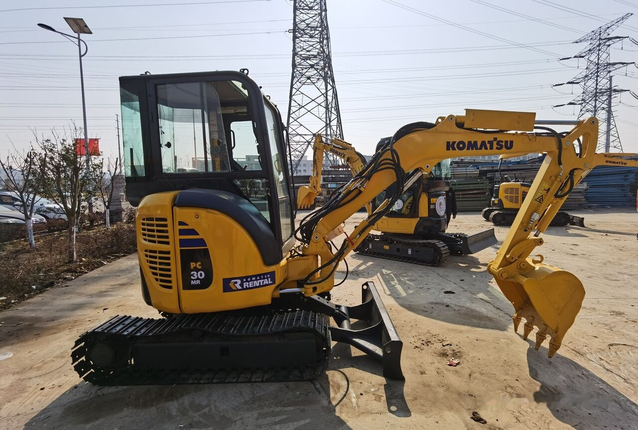 Komatsu PC30MR - Mini pelle: photos 1 Komatsu PC30MR - Mini pelle: photos 1