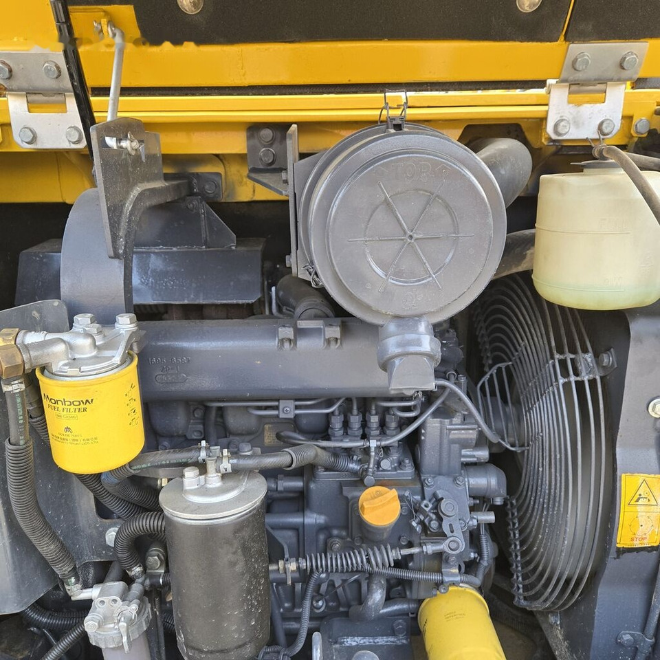 Komatsu PC56 - Mini pelle: photos 2 Komatsu PC56 - Mini pelle: photos 2