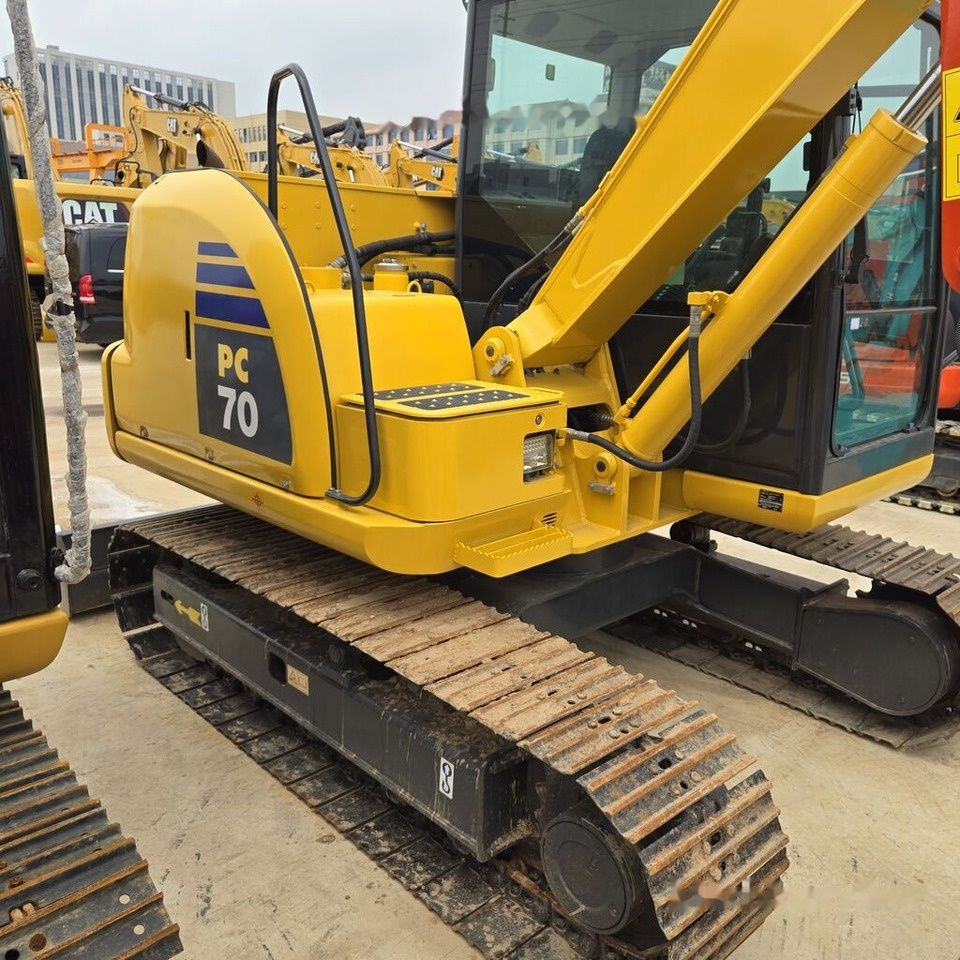 Komatsu PC70-8 - Mini pelle: photos 1 Komatsu PC70-8 - Mini pelle: photos 1