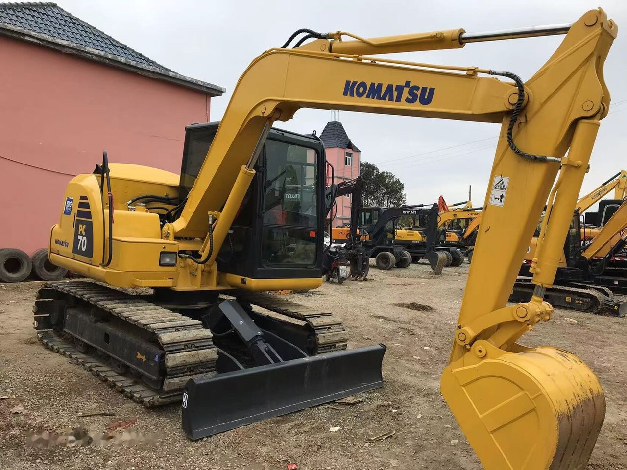 Komatsu PC70-8 - Pelle sur chenille: photos 2 Komatsu PC70-8 - Pelle sur chenille: photos 2