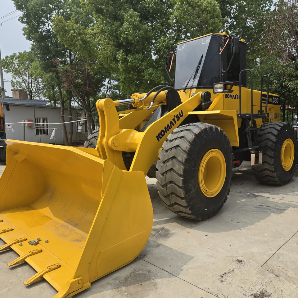 Komatsu WA380 - Chargeuse sur pneus: photos 5 Komatsu WA380 - Chargeuse sur pneus: photos 5