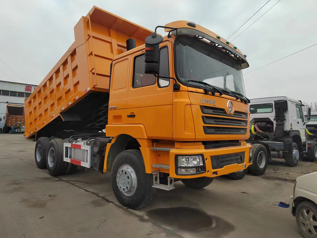 SHACMAN F3000 - Camion benne: photos 1 SHACMAN F3000 - Camion benne: photos 1