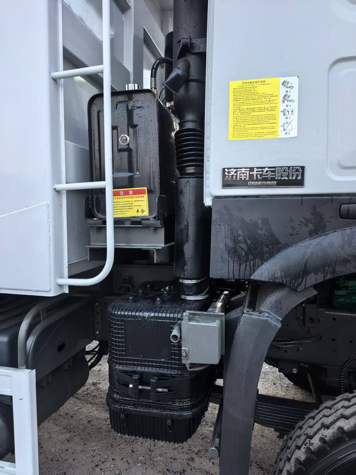 SINOTRUK HOWO 6x4 - Camion benne: photos 5 SINOTRUK HOWO 6x4 - Camion benne: photos 5