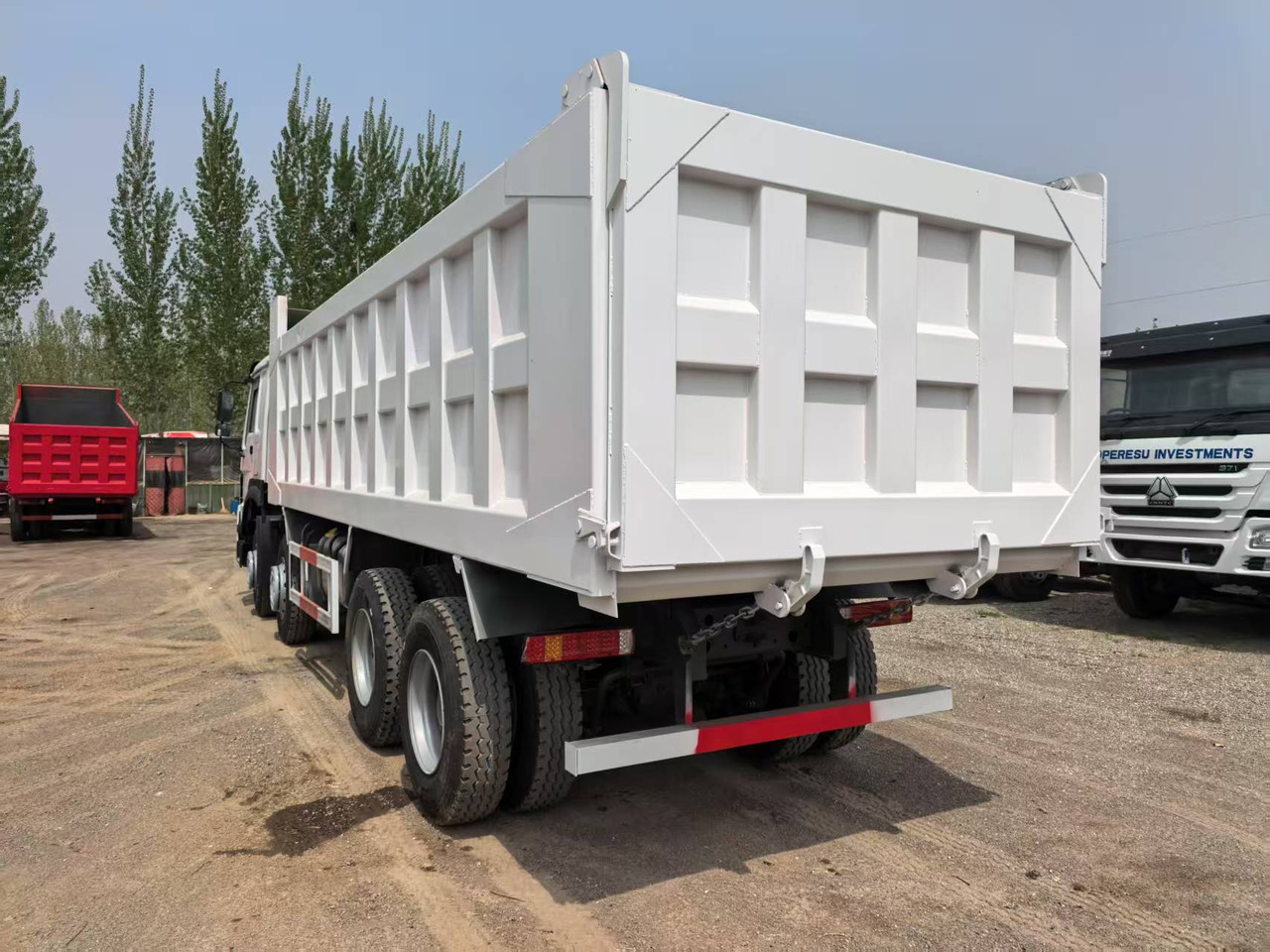 SINOTRUK HOWO 8x4 - Camion benne: photos 3 SINOTRUK HOWO 8x4 - Camion benne: photos 3