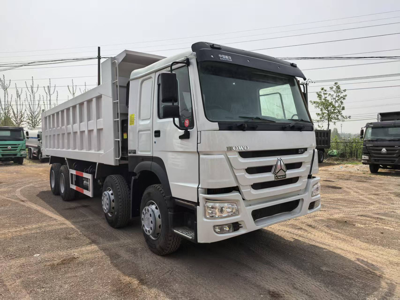 SINOTRUK HOWO 8x4 - Camion benne: photos 2 SINOTRUK HOWO 8x4 - Camion benne: photos 2