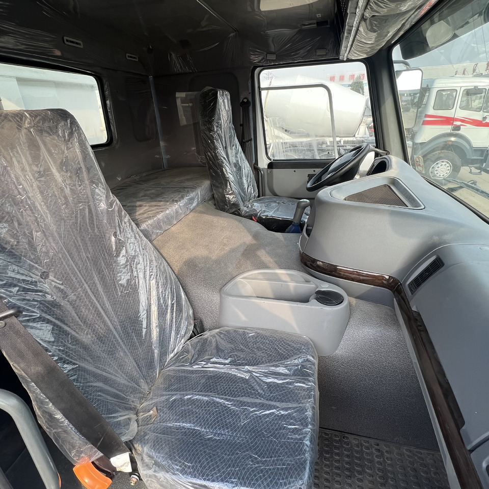 SINOTRUK HOWO - Camion fourgon: photos 3 SINOTRUK HOWO - Camion fourgon: photos 3