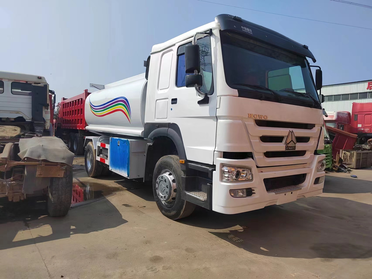 SINOTRUK HOWO - Camion citerne: photos 5 SINOTRUK HOWO - Camion citerne: photos 5