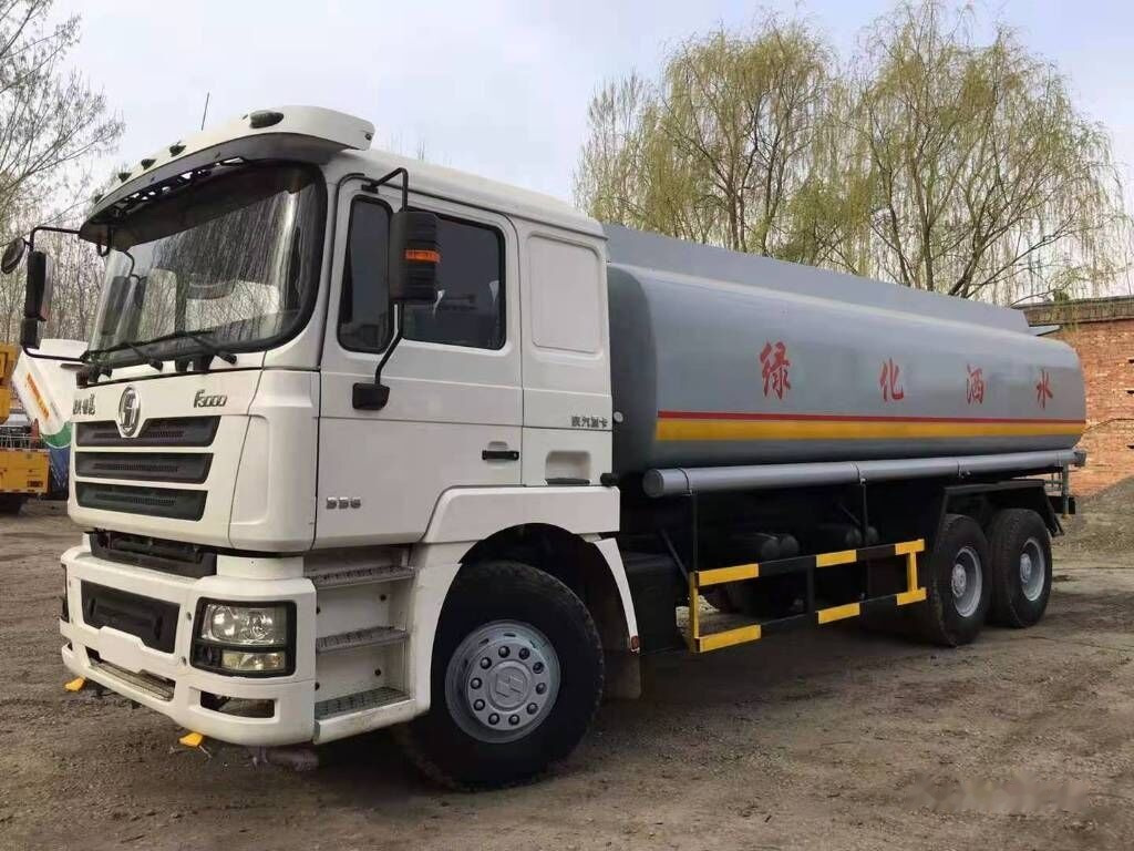Shacman F3000 - Camion citerne: photos 4 Shacman F3000 - Camion citerne: photos 4