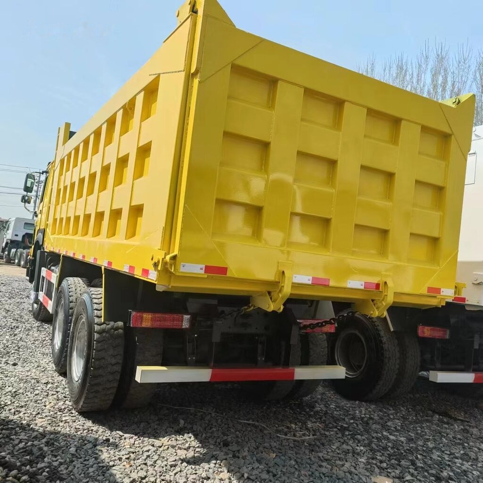 Sinotruk Howo 6*4 Right hand drive - Camion benne: photos 4 Sinotruk Howo 6*4 Right hand drive - Camion benne: photos 4