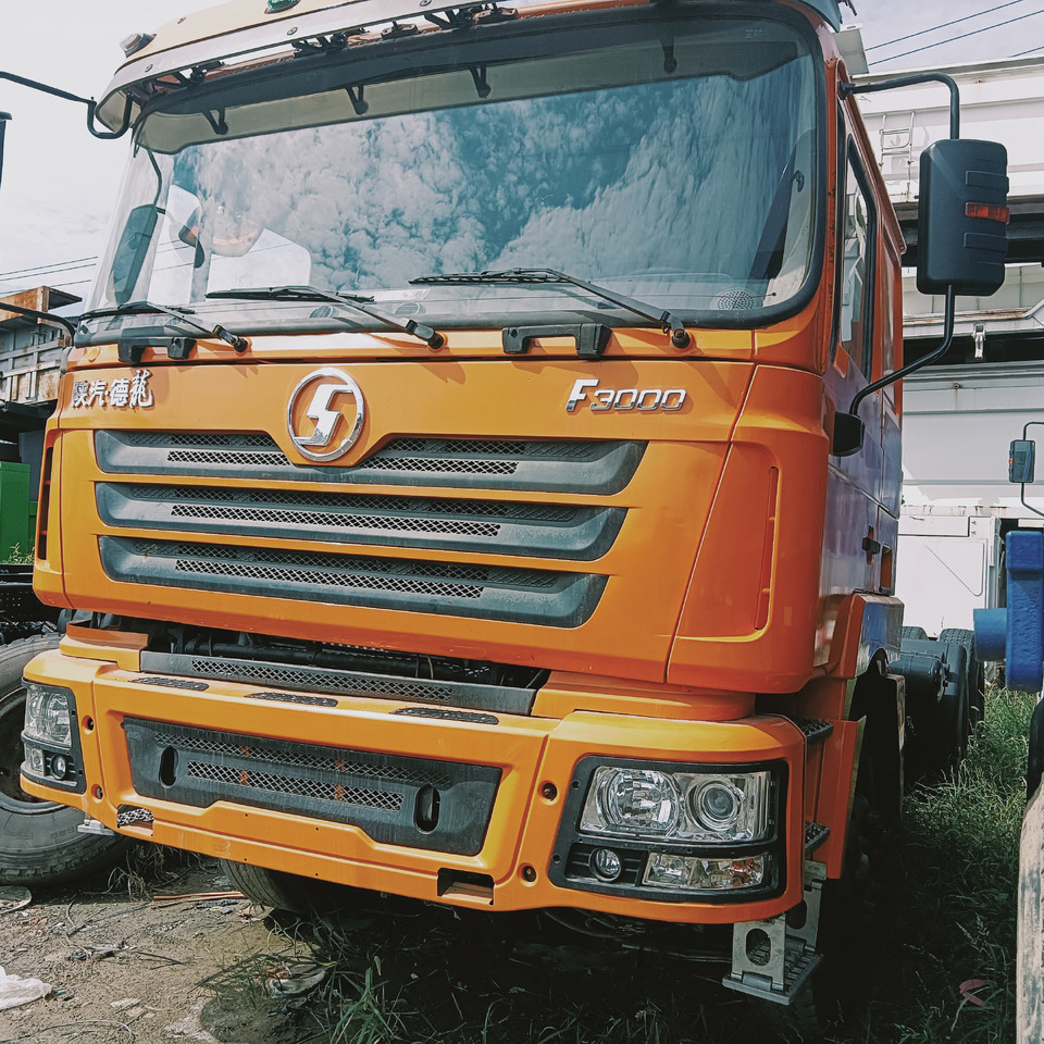 SHACMAN F3000 - Tracteur routier: photos 2 SHACMAN F3000 - Tracteur routier: photos 2