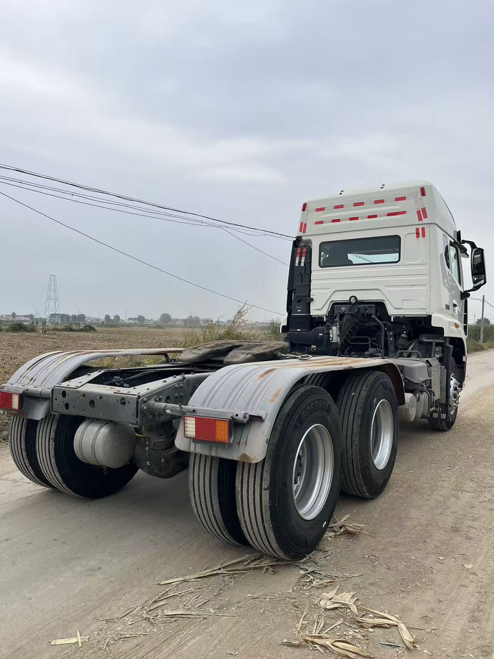 SINOTRUK HOHAN tractor - Tracteur routier: photos 3 SINOTRUK HOHAN tractor - Tracteur routier: photos 3