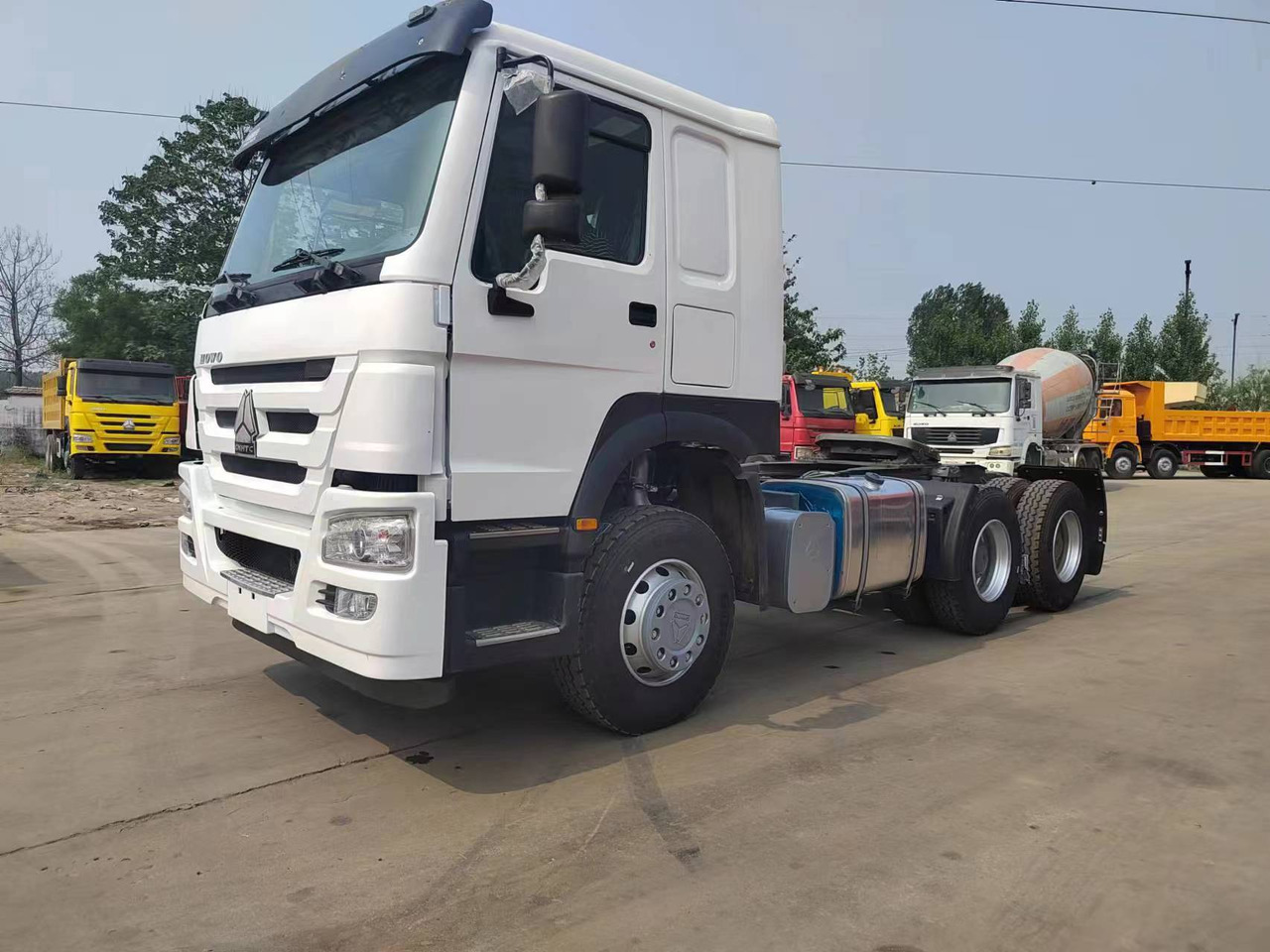 SINOTRUK Howo trailer head - Tracteur routier: photos 1 SINOTRUK Howo trailer head - Tracteur routier: photos 1