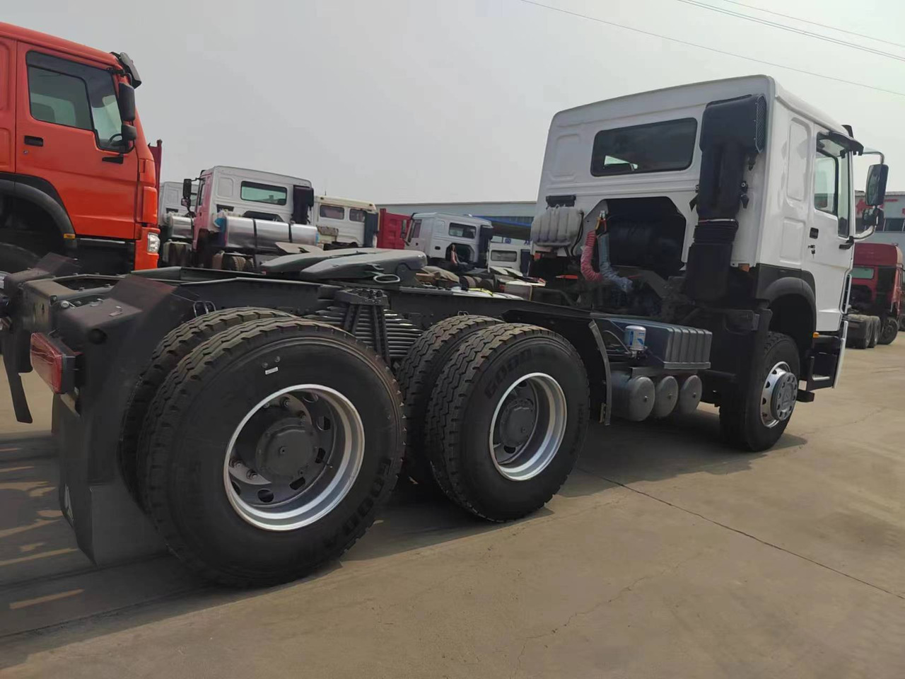 SINOTRUK Trailer head - Tracteur routier: photos 4 SINOTRUK Trailer head - Tracteur routier: photos 4