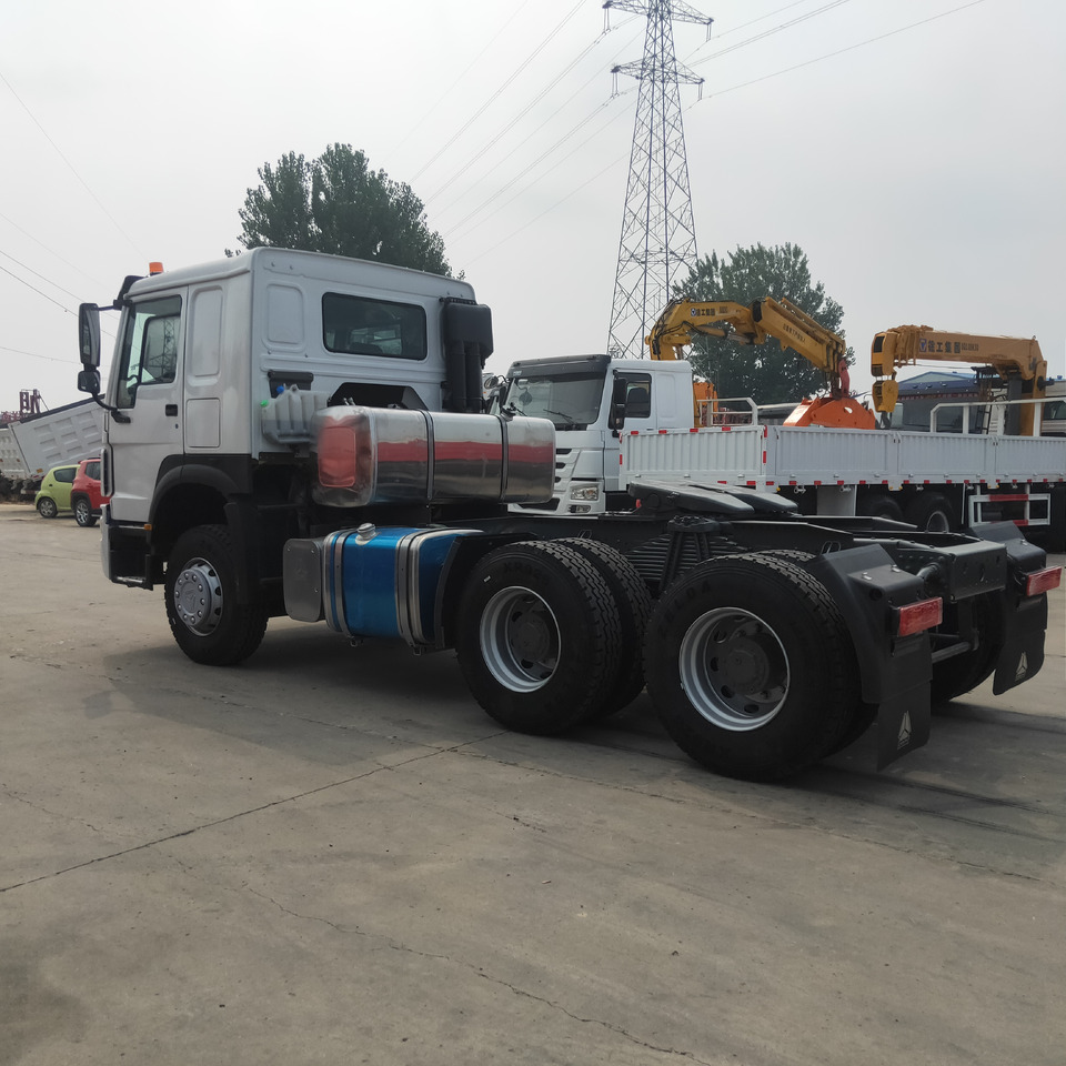 SINOTRUK Trailer head - Tracteur routier: photos 1 SINOTRUK Trailer head - Tracteur routier: photos 1