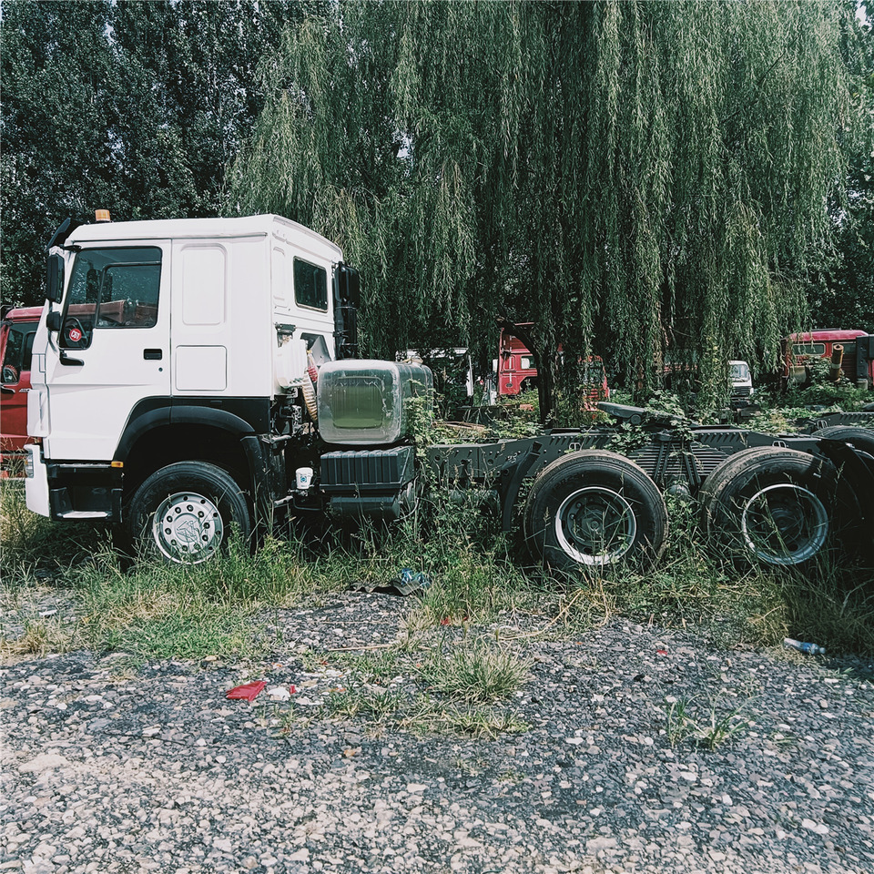 SINOTRUK Trailer head - Tracteur routier: photos 3 SINOTRUK Trailer head - Tracteur routier: photos 3
