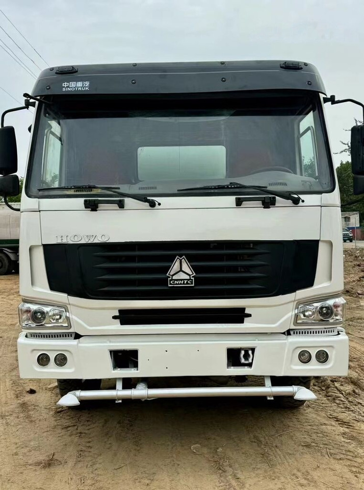 Sinotruk Howo 6*4 20cm³ - Véhicule de voirie/ Spécial: photos 4 Sinotruk Howo 6*4 20cm³ - Véhicule de voirie/ Spécial: photos 4