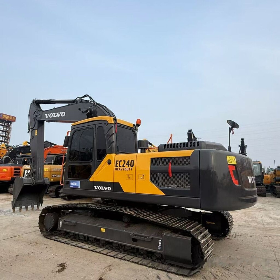 Volvo EC240 - Pelle sur chenille: photos 1 Volvo EC240 - Pelle sur chenille: photos 1