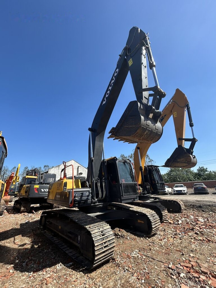 Volvo EC240 - Pelle sur chenille: photos 2 Volvo EC240 - Pelle sur chenille: photos 2