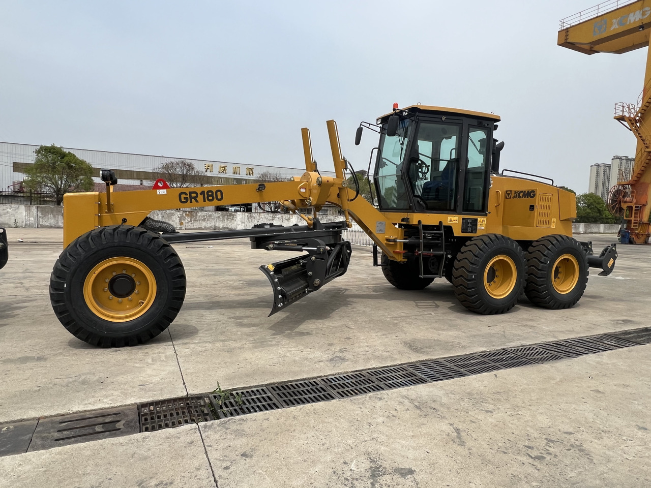 XCMG GR180 - Niveleuse: photos 2 XCMG GR180 - Niveleuse: photos 2
